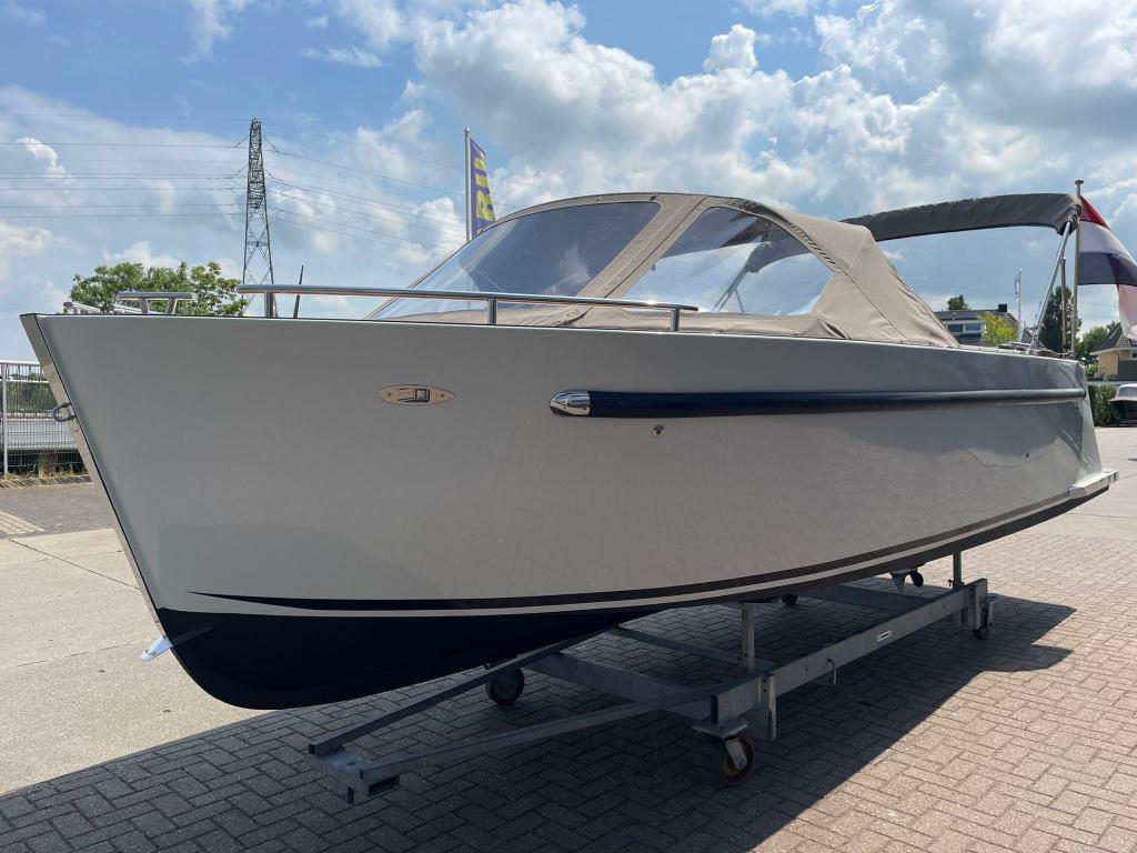 Maxima 730 met Honda 30pk