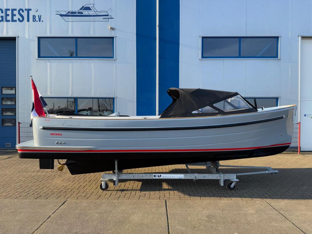 Antaris Sixty6 met Vetus 42 pk