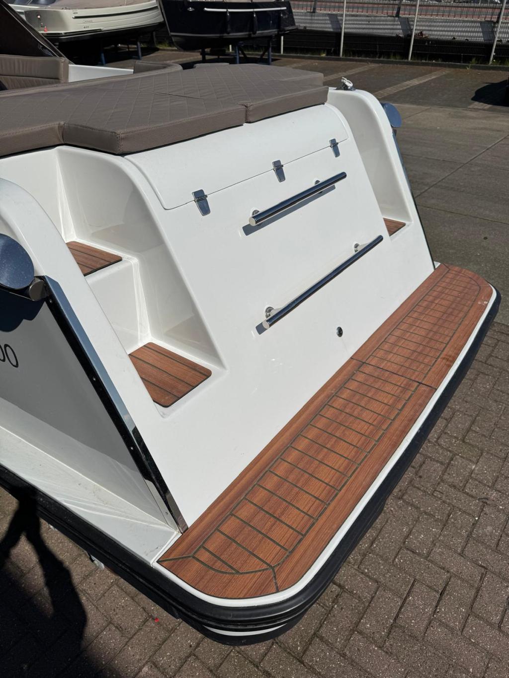 Maxima 600 met Honda 20pk