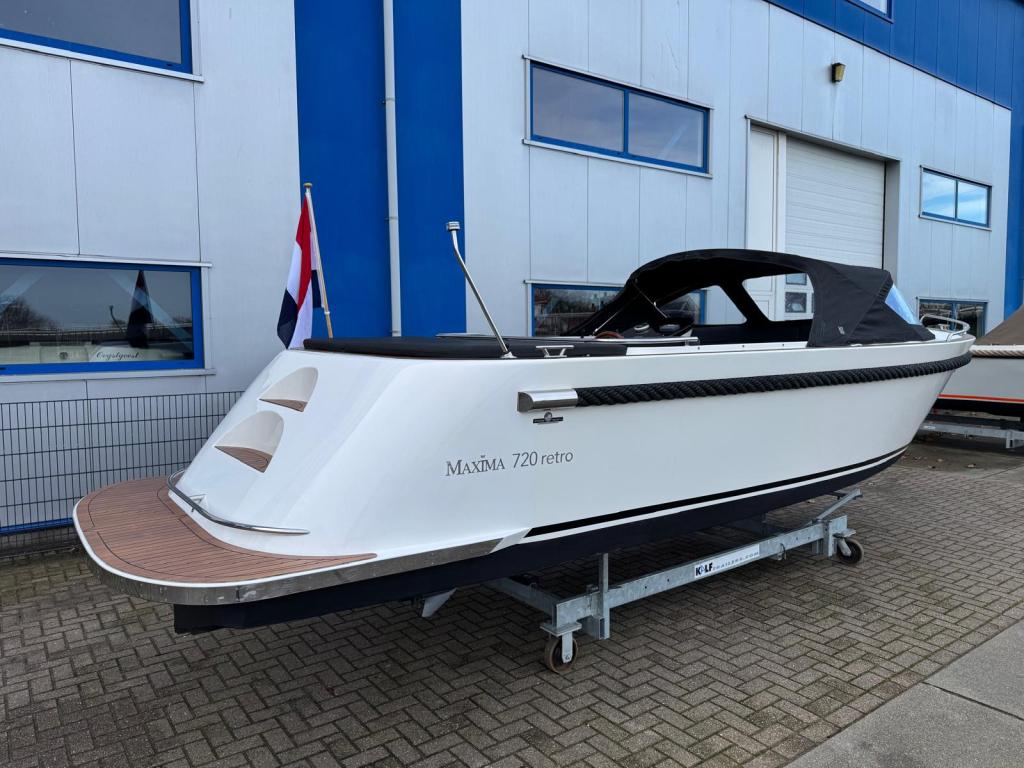 Maxima 720 met Honda 50 pk