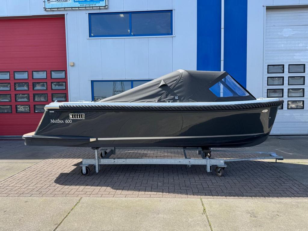 Maxima 600 met Honda 20 pk