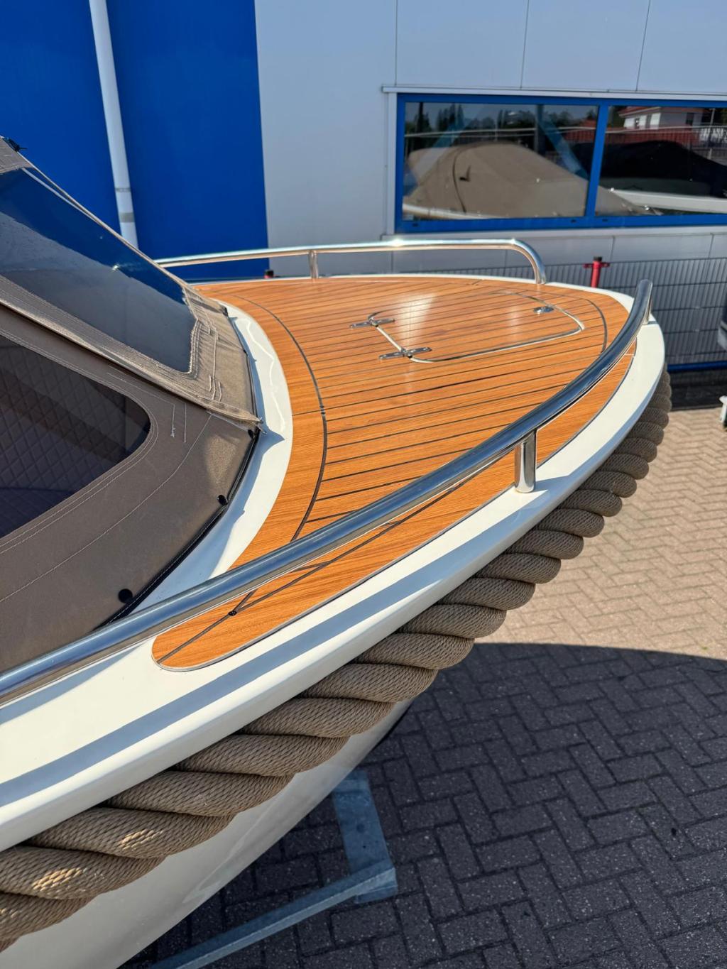 Primeur 715 Tender met Suzuki 40 pk