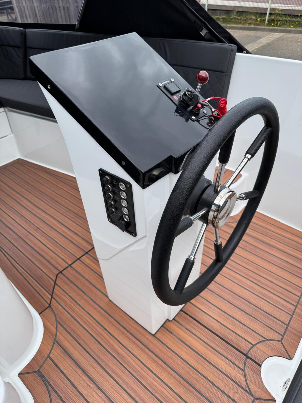 Maxima 600 met Honda 20 pk