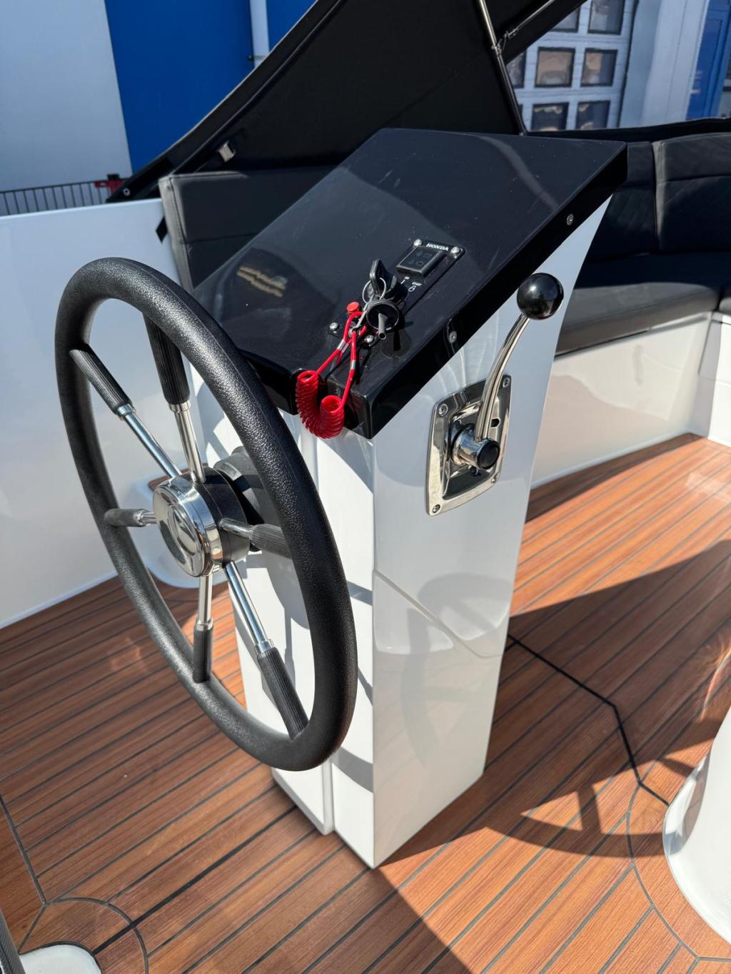 Maxima 600 met Honda 20 pk