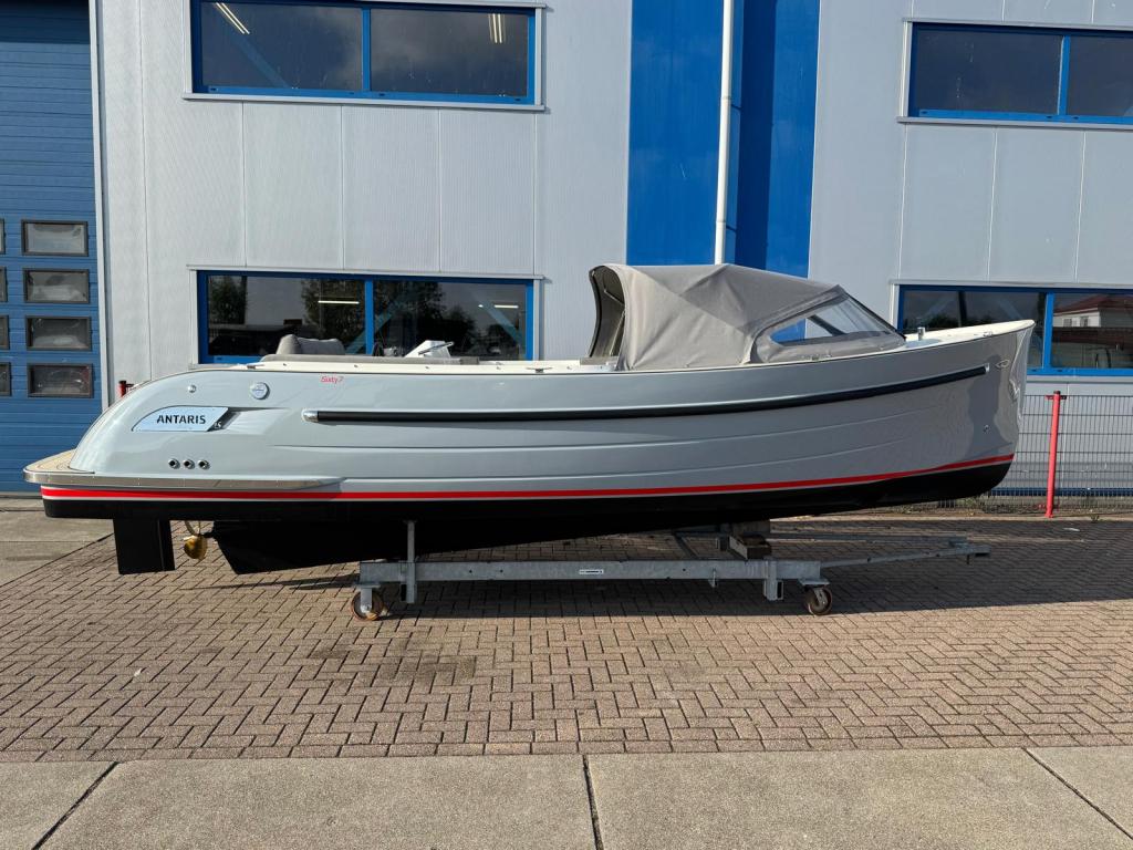 Antaris Sixty7 met Vetus 42 pk