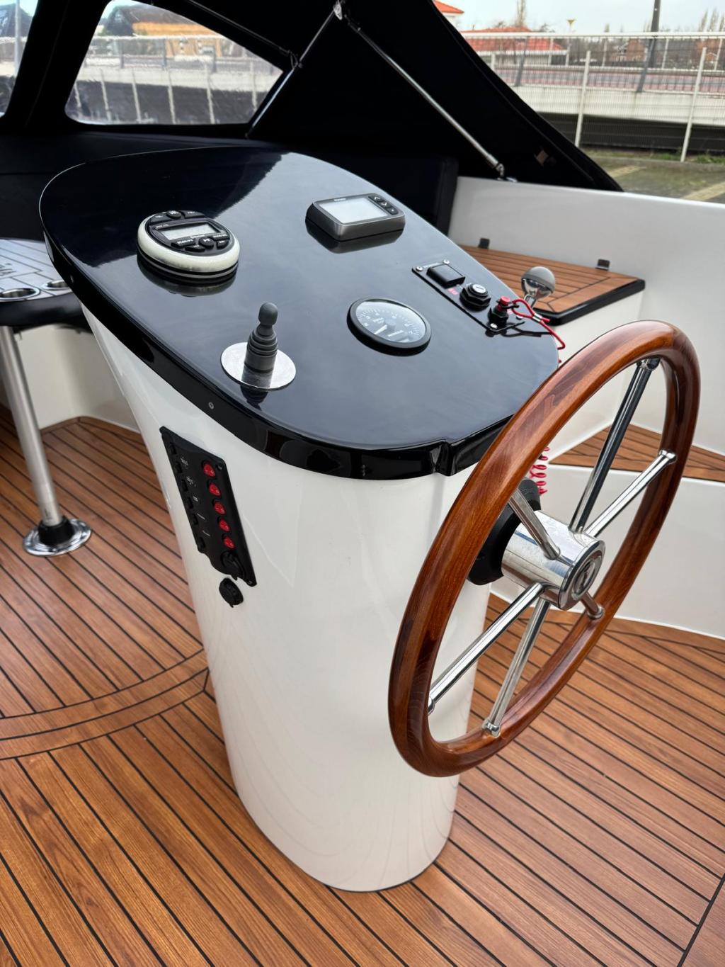 Maxima 720 met Honda 50 pk