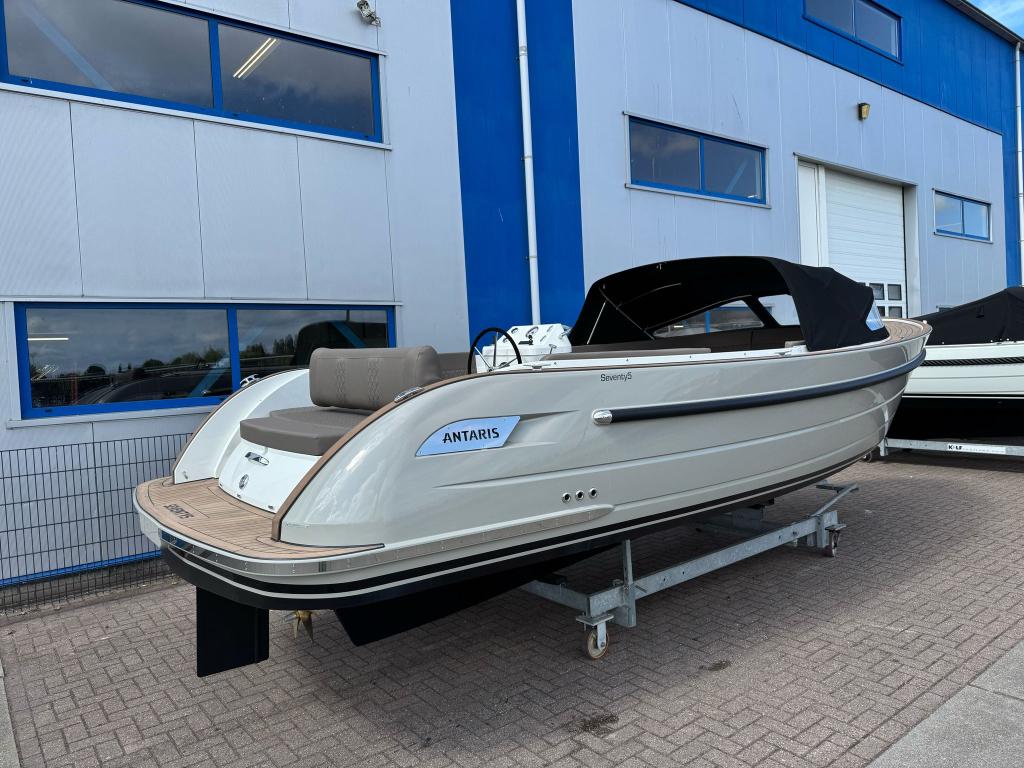 Antaris  Seventy5 met Vetus 52pk