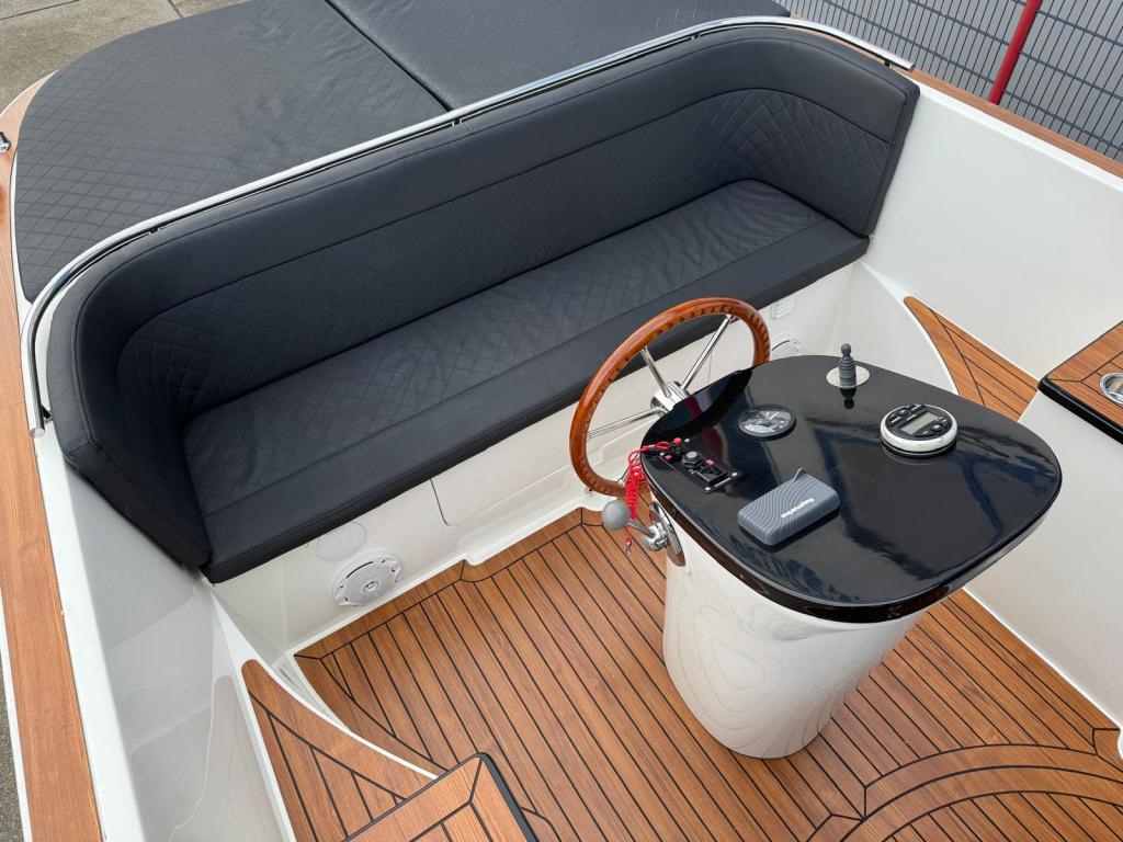 Maxima 720 met Honda 50 pk