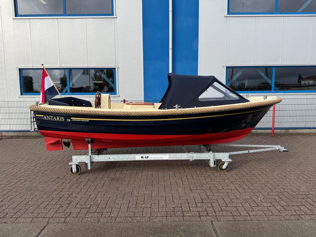 Antaris 520 met Vetus 11pk