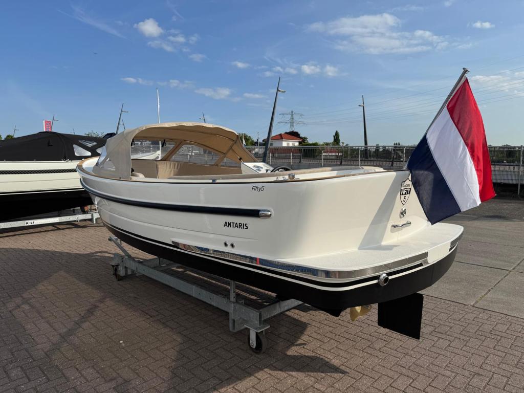 Antaris Fifty5 met Vetus 27pk